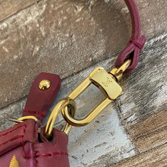 Louis Vuitton Charms Pochette with COA. Limited Edition! - Picture 5 of 12